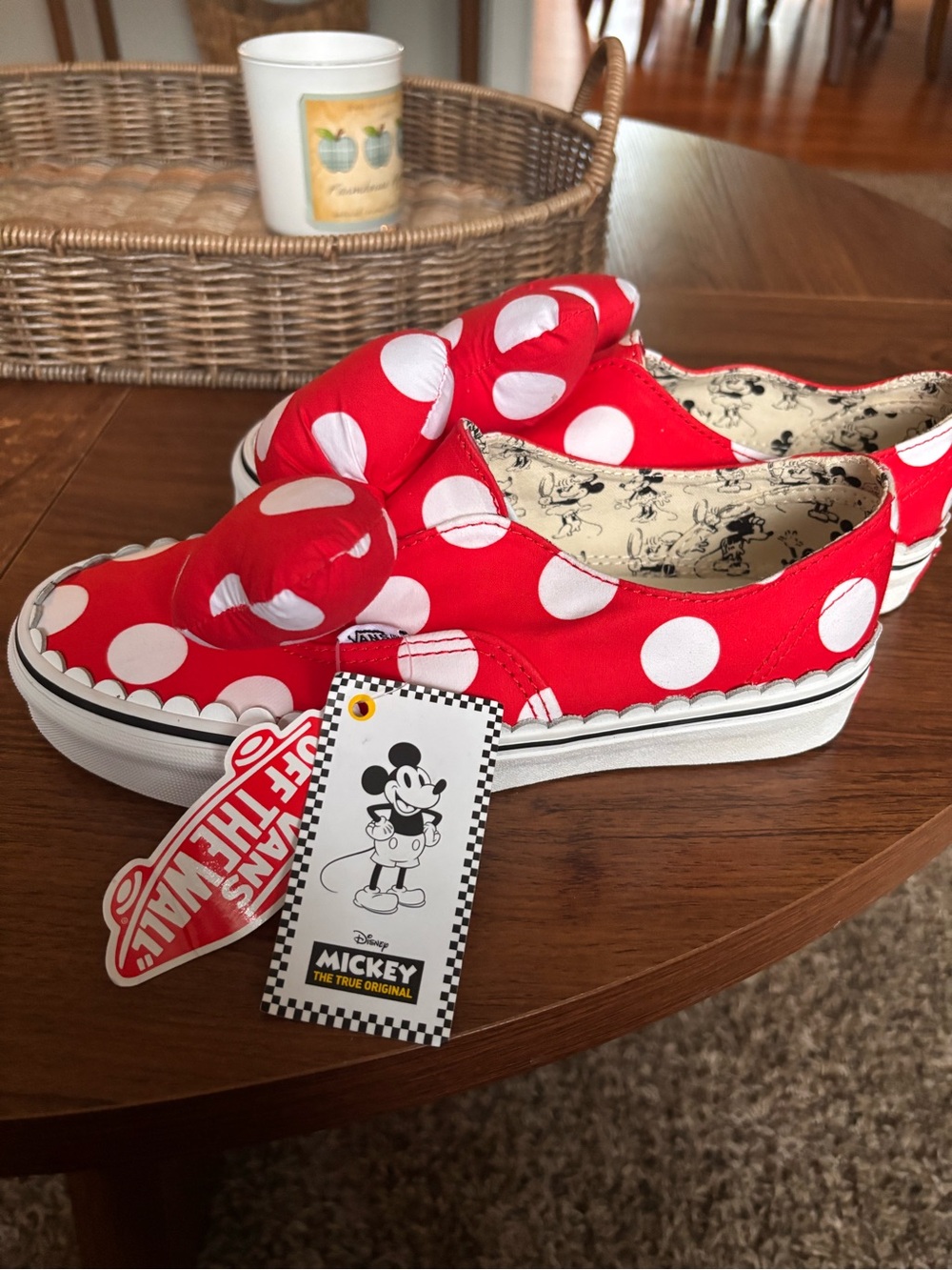 Vans x Disney Minnie Mouse Red White Polka Dot Bow Slip On Sneakers Women’s 8 - Picture 2 of 5